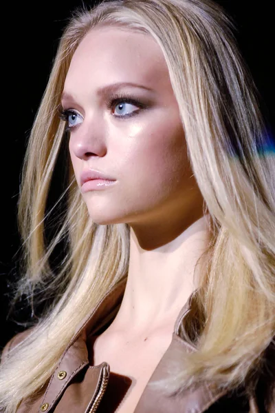 Look 18